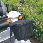 Scootertasche mit Regenhaube